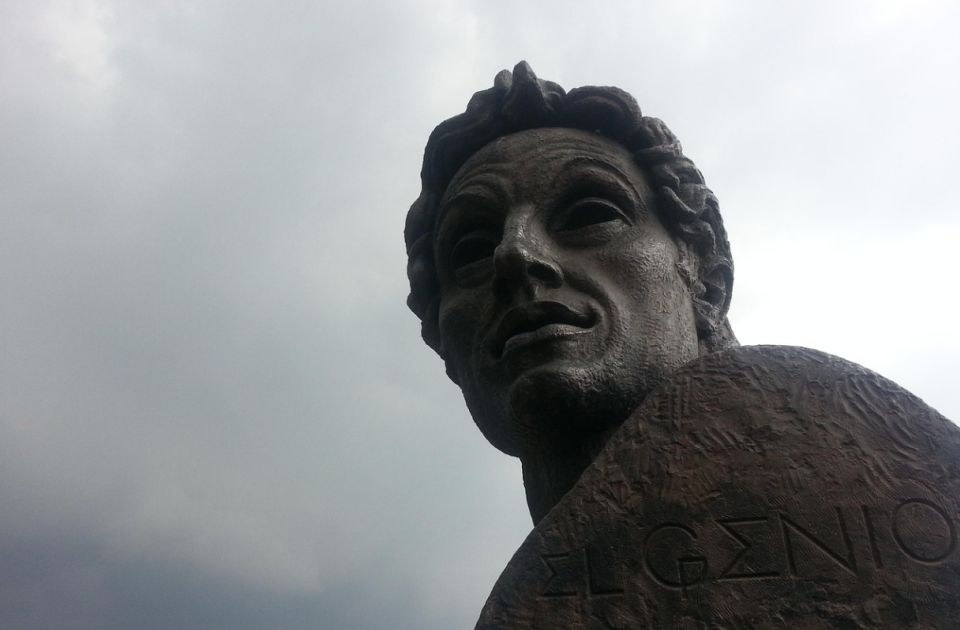 Na današnji dan: Umro Bolivar, izveden prvi uspešan let avionom, protesti protiv Čaušeskua