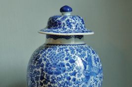 Belgijska policija lažnom uplatom uhvatila lopove koji su ukrali Ming vazu iz 16. veka