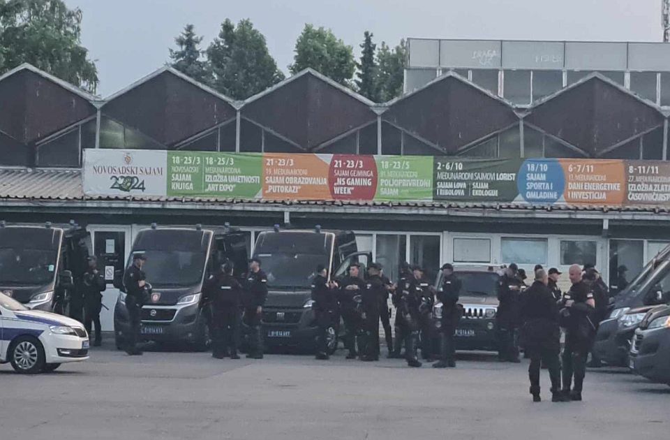 UŽIVO Izbori u Novom Sadu: Žandarmerija u punoj opremi kod Novosadskog sajma