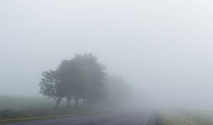 AMSS: Oprez zbog magle i klizavih kolovoza