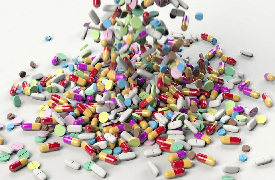 Novosađanka ne može stare lekove da preda apotekama: Procedura nejasna, a nadležni ćute