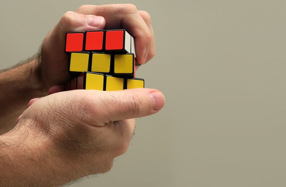 VIDEO: Oboren svetski rekord u slaganju Rubikove kocke