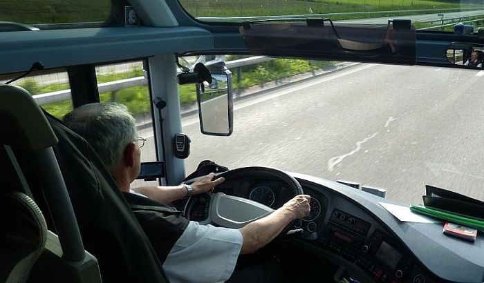 Šabački sveštenik otišao u Nemačku da vozi autobus