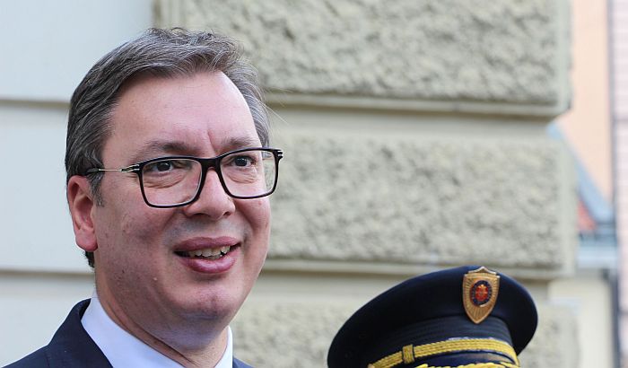 N1: Tenk čiju je sliku pokazao Vučić ne nalazi se ispred stadiona Borusije Dortmund