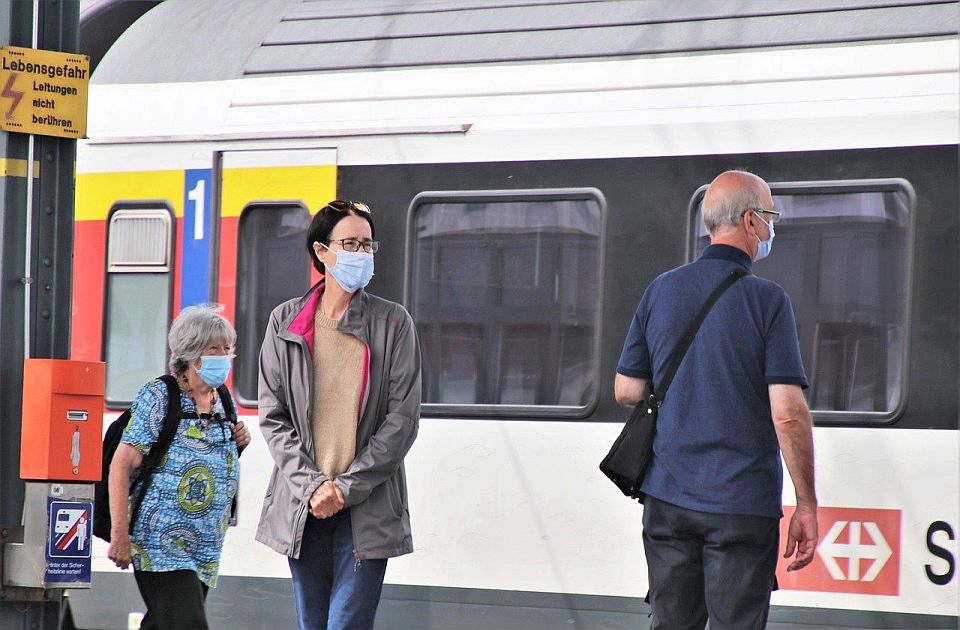  Epidemiološko stanje u Sloveniji sve gore, podele u vladi oko mera