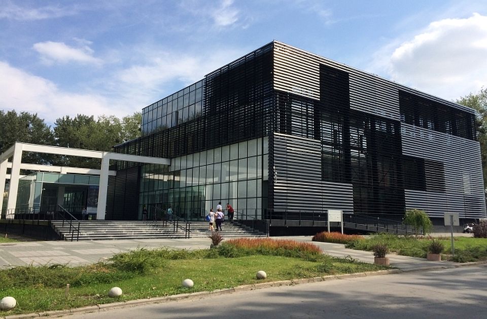 Izložba "60 godina Univerziteta u Novom Sadu" od ponedeljka u Rektoratu