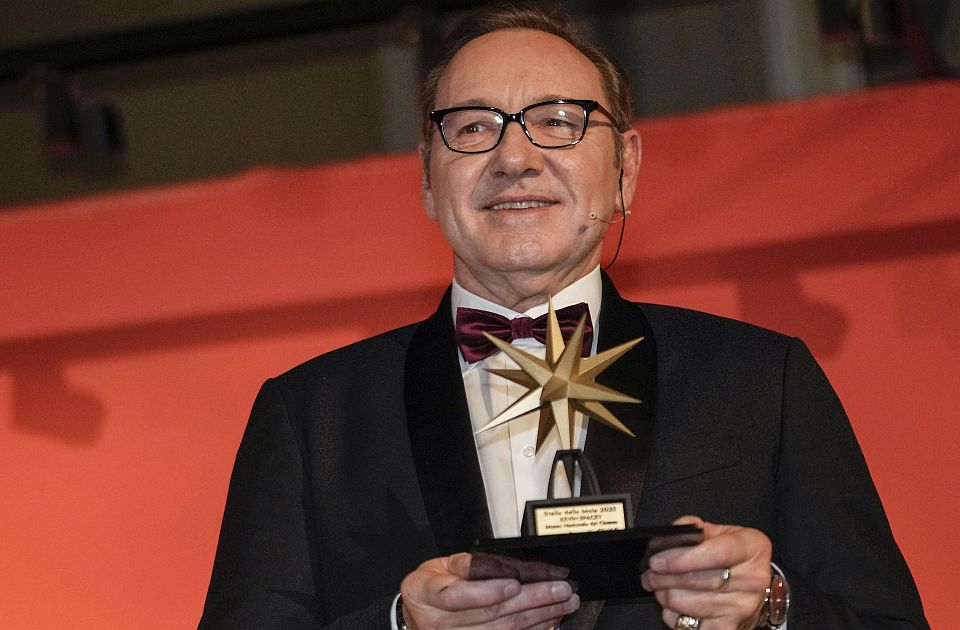 Kevinu Spejsiju u Torinu uručena nagrada za doprinos filmografiji