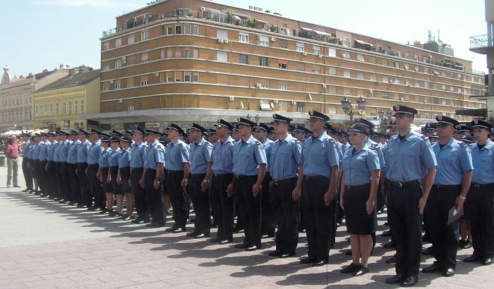 Pokazna vežba policije danas na Trgu slobode 