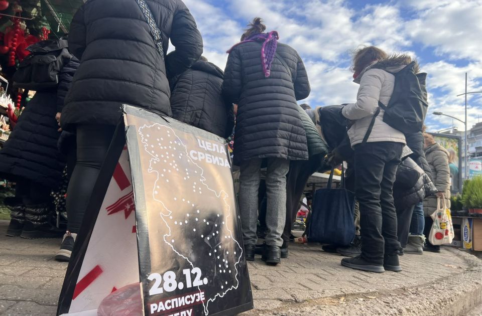 FOTO Studenti prikupljaju potpise za izbore: Studentkinja iz Novog Sada objasnila šta tačno građani potpisuju