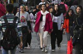 Iran pooštrio kazne za žene koje ne nose hidžab i za one koji ih podržavaju 