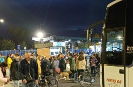 U toku blokada autobuske stanice u Novom Sadu, blokirana i raskrsnica ispred Železničke stanice