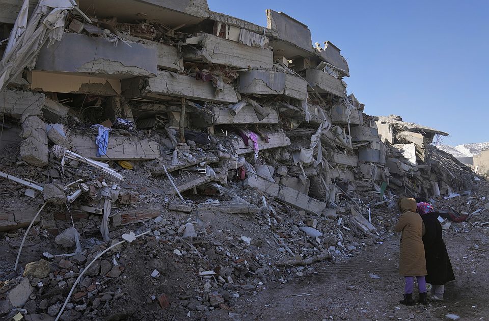 Pod ruševinama u Turskoj i Siriji 180.000 ljudi, stručnjaci smatraju da je većina mrtva
