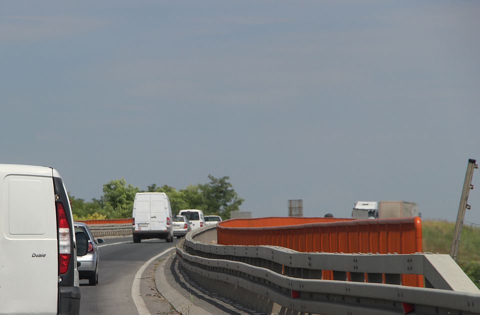 Radar na Bulevaru Evrope, sudar na Puckarošu: Šta se dešava u saobraćaju u Novom Sadu