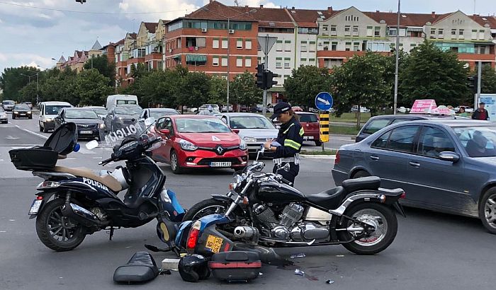 FOTO: Sudar motora na Novom naselju, vozači teško povređeni