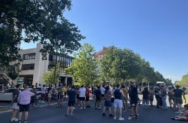 VIDEO: Studentkinja Filozofskog fakulteta puštena nakon saslušanja u Prekršajnom sudu