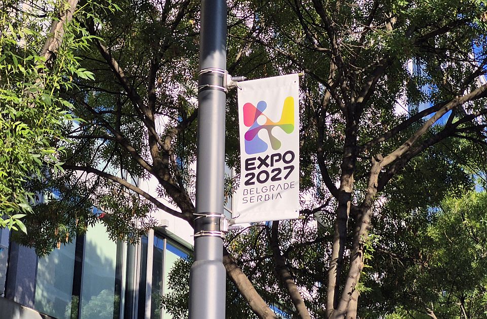 Expo se širi: Uklonjeno 19 bespravnih objekata na Savskom nasipu, vlasnici bez naknade