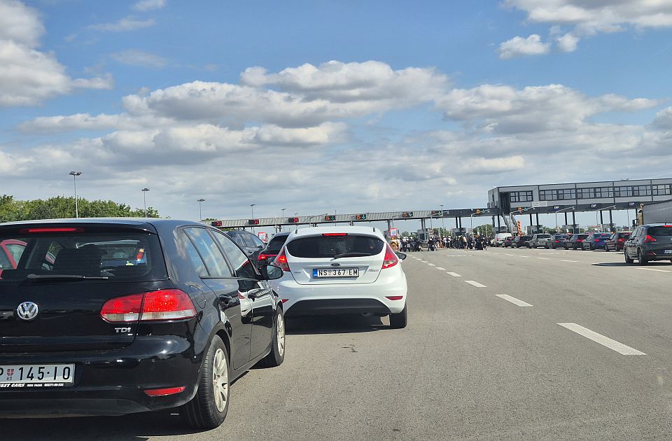 U prekidu saobraćaj na autoputu Skoplje-Kumanovo