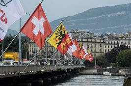 Švajcarci na referendumu odlučuju o zabrani pesticida