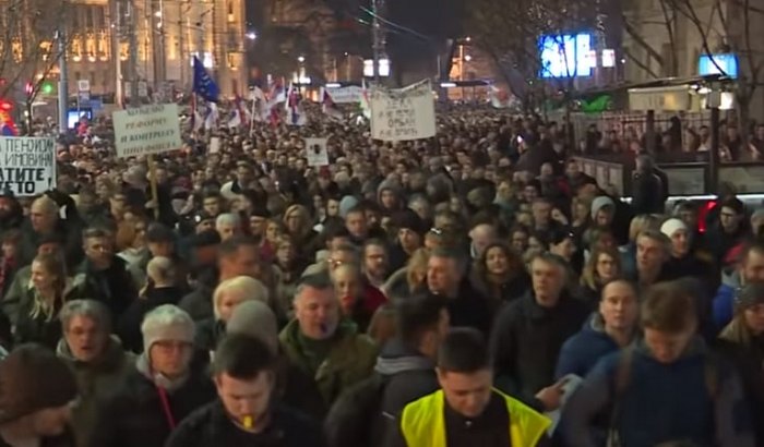 N1: Policija posle protesta u Beogradu legitimisala ljude zbog nalepnica