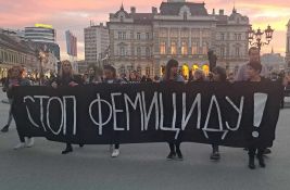 FOTO, VIDEO: U centru Novog Sada održan protest zbog petog femicida