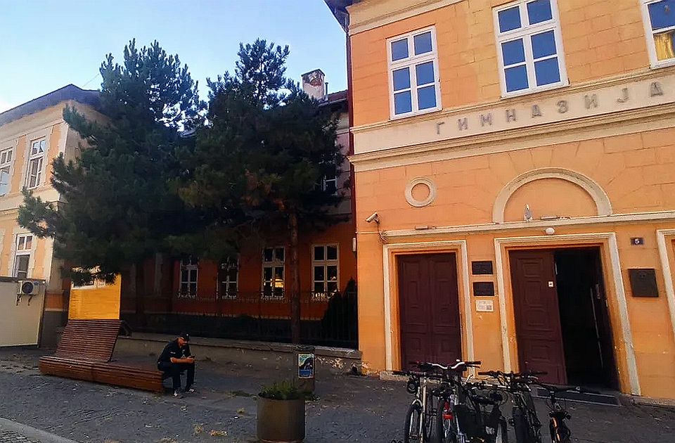 Roditelji učenika gimnazije u Pančevu: Škola već mesec dana talac neodgovornosti