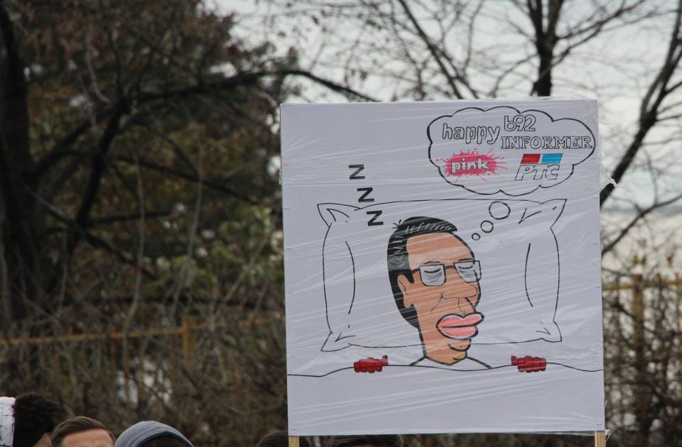 Vučić: Ljudi toliko žele samo fotelju, dok ja celo veče sanjam velike snove i ne jedem ništa