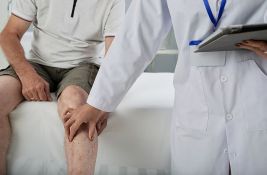Koštano-zglobne promene u starijem dobu: Kada su bolovi i ukočenost posledica godina, a kada znak za pregled