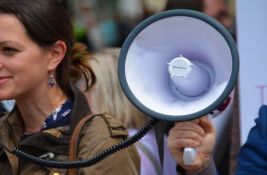VIDEO: Protest u Užicu zbog uhapšenog maturanta koji se sumnjiči za napad na novinarku Informera