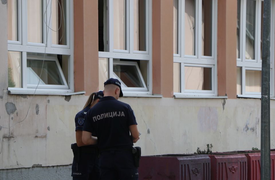 Učenik škole na Novom Beogradu doneo nož u školu i pretio đacima