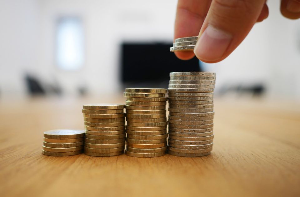 Pritisak na kurs dinara ipak raste: Doznake za osam odsto manje nego prošle godine Pritisak na kurs dinara ipak raste: Doznake za osam odsto manje nego prošle godine