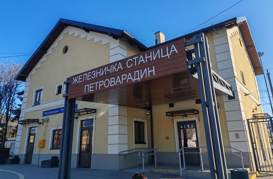 Železnička stanica u Petrovaradinu dobija još jedan šalter za prodaju karata