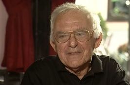 Momo Kapor dobija bistu u Novom Sadu, KSS traži obeležje za košarkašku legendu