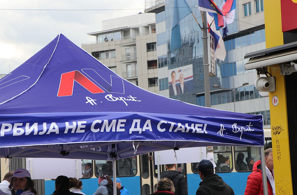 Incidenti između pristalica SNS i građana koji podržavaju studente u Zemunu 