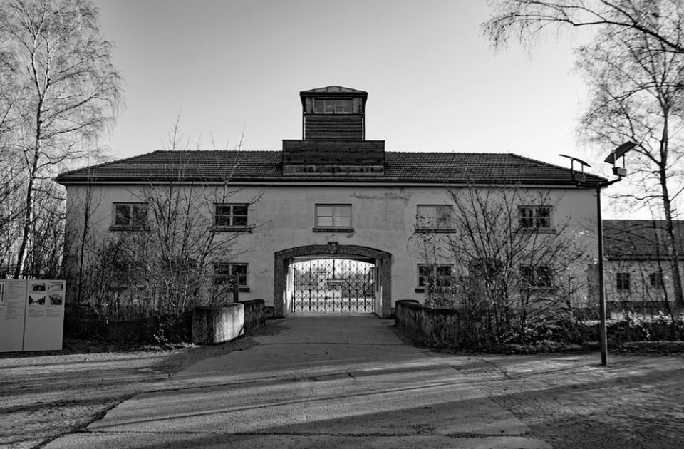 Na današnji dan: Rođen Djuk Elington, umro Stepa Stepanović, oslobođen Dahau