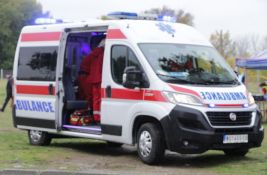 Autobus udario u kuću posle sudara sa kombijem kod Pančeva, devet povređenih