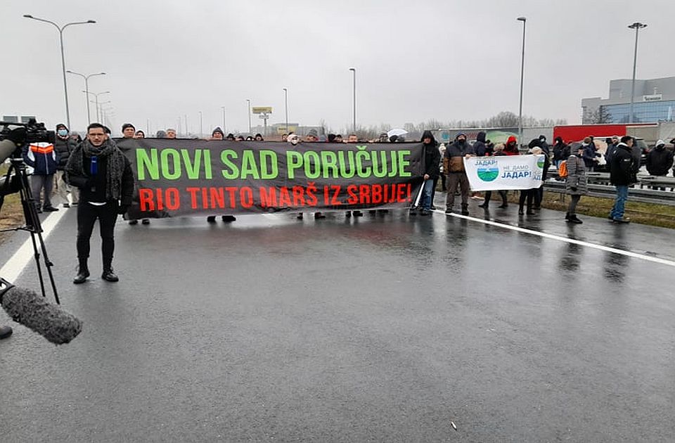 VIDEO, FOTO: Završena blokada izlaza na auto-put u Novom Sadu, Ani Brnabić se ne veruje na reč