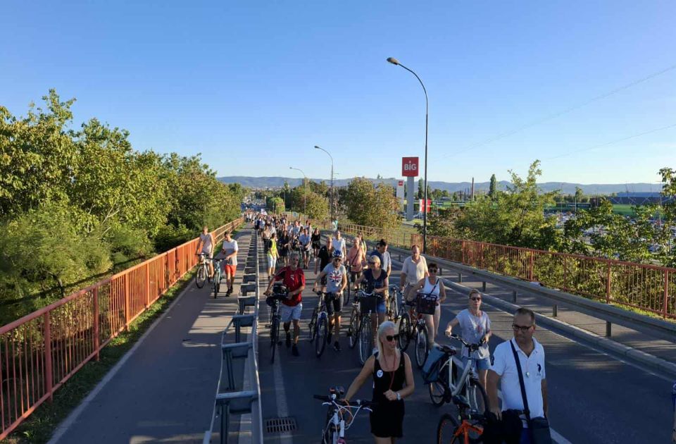 UŽIVO Protestna šetnja 