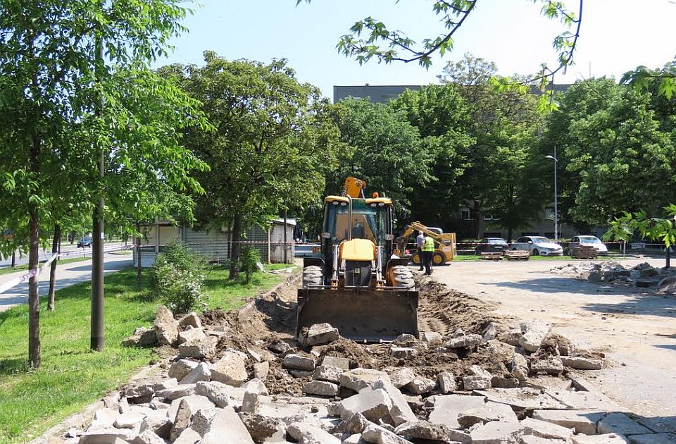 Počela sanacija parkinga prekoputa Železničke stanice