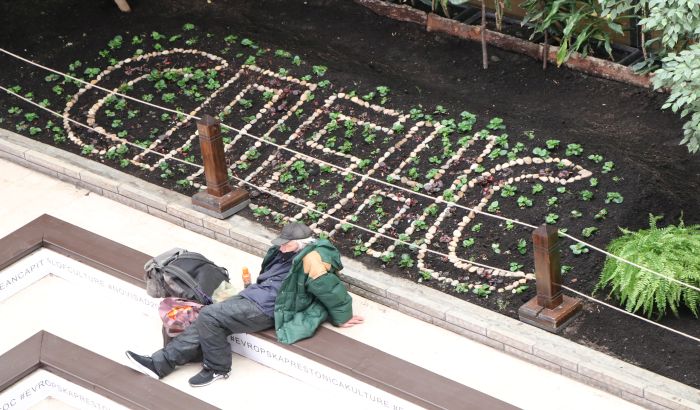 FOTO, VIDEO: Spens 40 godina posle - simbol grada u raljama propadanja