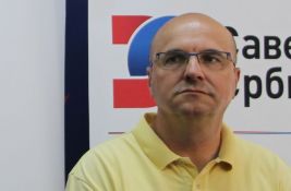 VIDEO Kvart u kom živi Novaković ponovo izlepljen plakatima: 