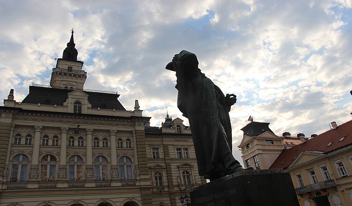 Nove mere u Novom Sadu: Zabranjen rad bazena, bez svečanosti i manifestacija