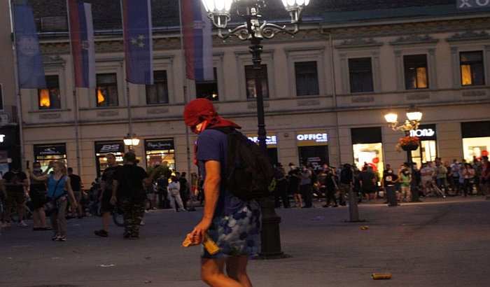 Krivična prijava zbog napada na snimatelja RTS-a za vreme protesta u Novom Sadu