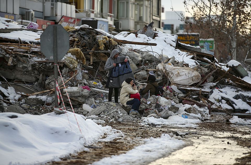 U Turskoj i Siriji stradalo više od 11.000 ljudi, broj mrtvih i dalje raste