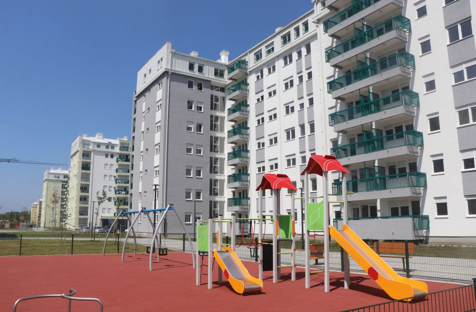 Novi pokušaj opremanja igrališta kod stanova bezbednjaka: Grad plaća rekvizite 4,5 miliona dinara