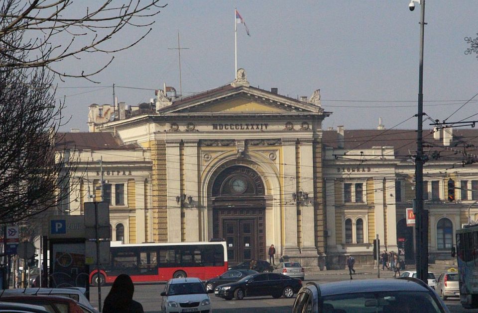 Beskućnici se uselili u bivšu zgradu Železničke stanice u Beogradu