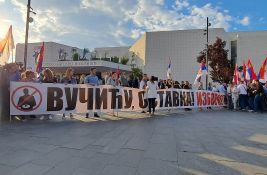 FOTO Desničari protestovali u Novom Sadu: 