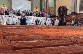 VIDEO: Napravljen najduži tiramisu na svetu - dug skoro pola kilometra