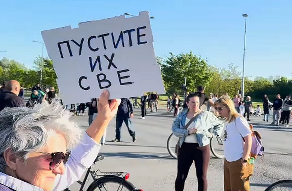 Danas još jedna blokada saobraćaja zbog novosadskih aktivista u pritvoru: Minut duže na novoj lokaciji