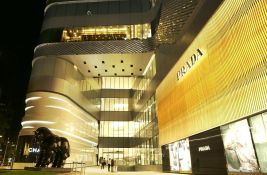 Prada zvanično preuzela Versaće za 1,25 milijardi dolara