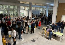 Humanost, kolači i mirisi detinjstva u centrali Schneider Electric